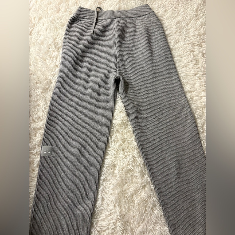 ALO Yoga Gray Sweatpants